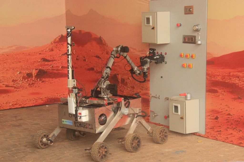 Close to of the Vicharaka Rover 6-DOF robotic arm